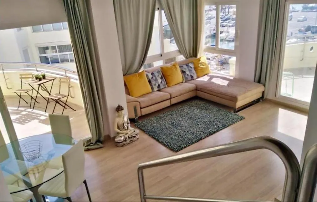 דירות Penthouse In Puerto Marina בנאלמדנה